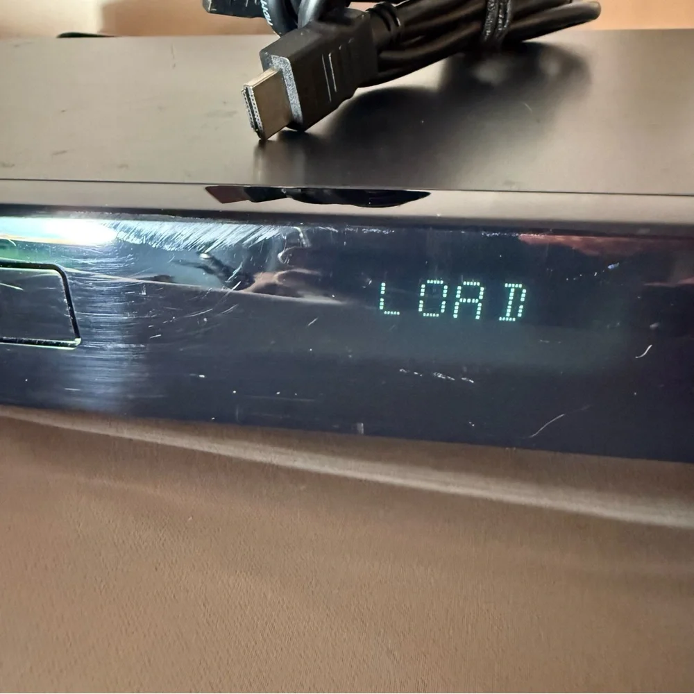 Samsung BD-P1590 Blu-ray DVD Player 1080p Steaming w/ Remote